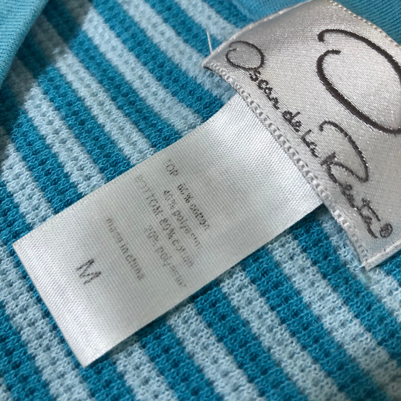 O Oscar de la Renta Blue Striped Thermal Top - Picture 3 of 6